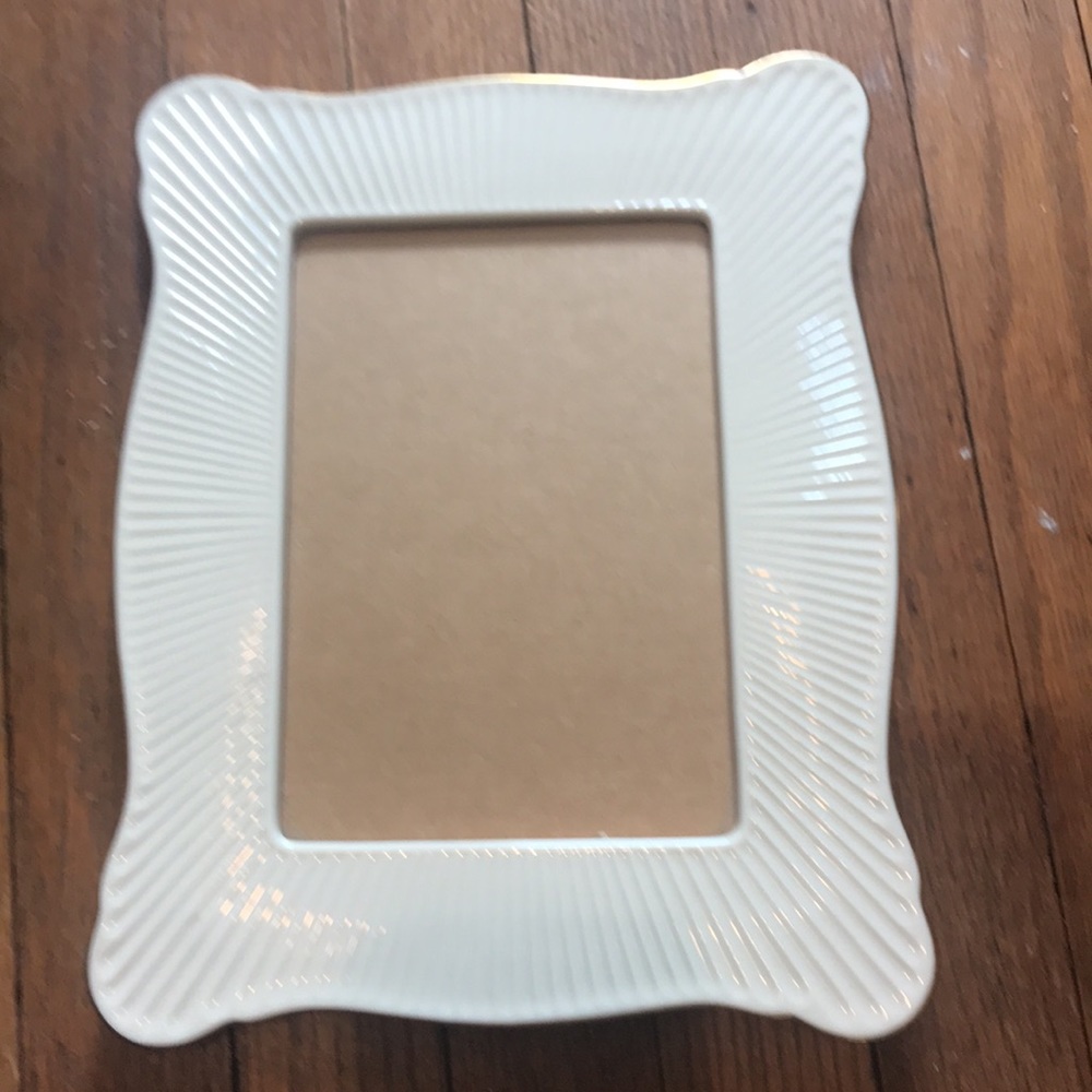Lenox cream frame with gold edge